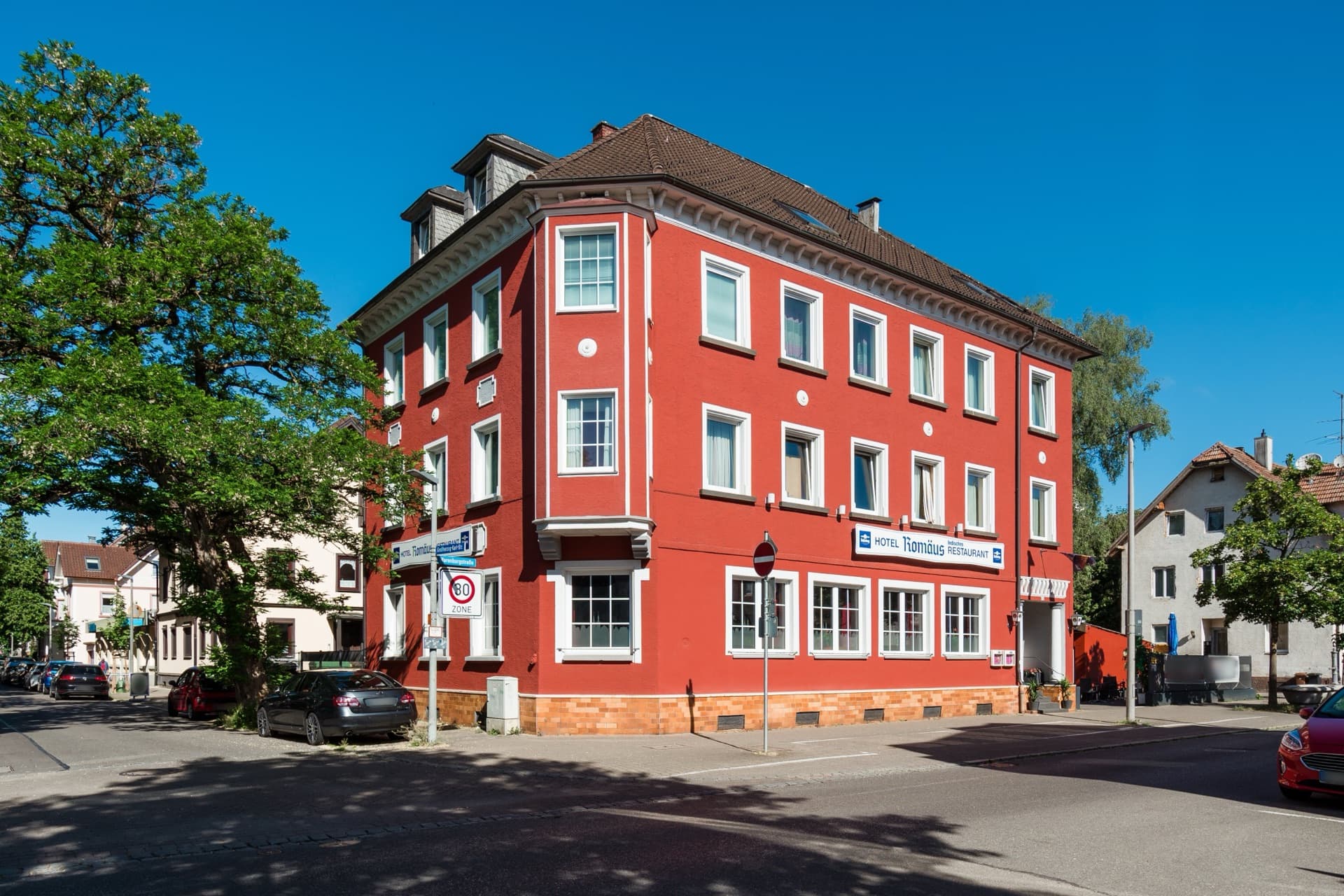 Das Hotel Romäus in der Warenburgstraße 4 — ca. 1 Minute zur Villinger Altstadt