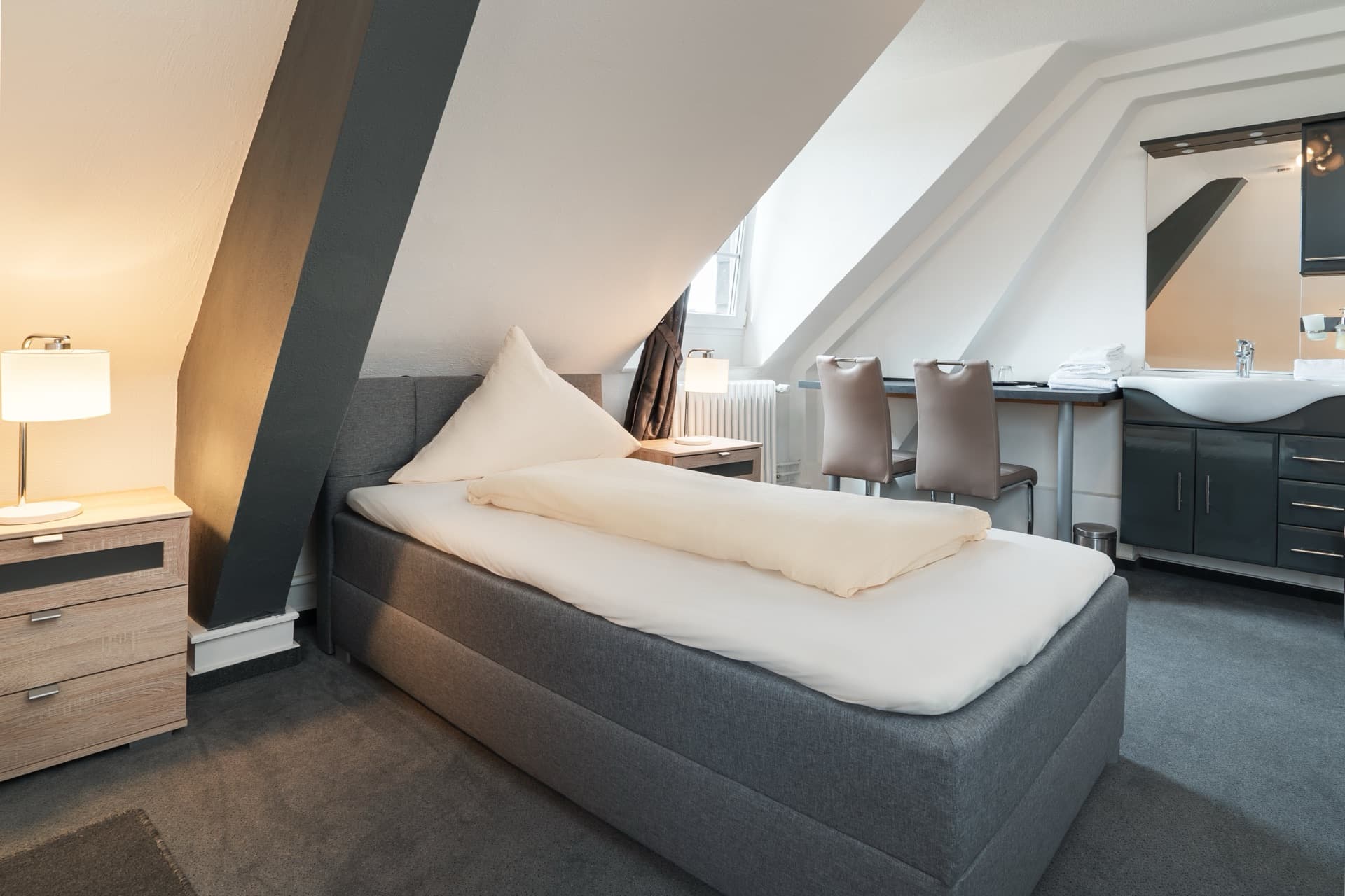 Dreibettzimmer — alle drei Betten