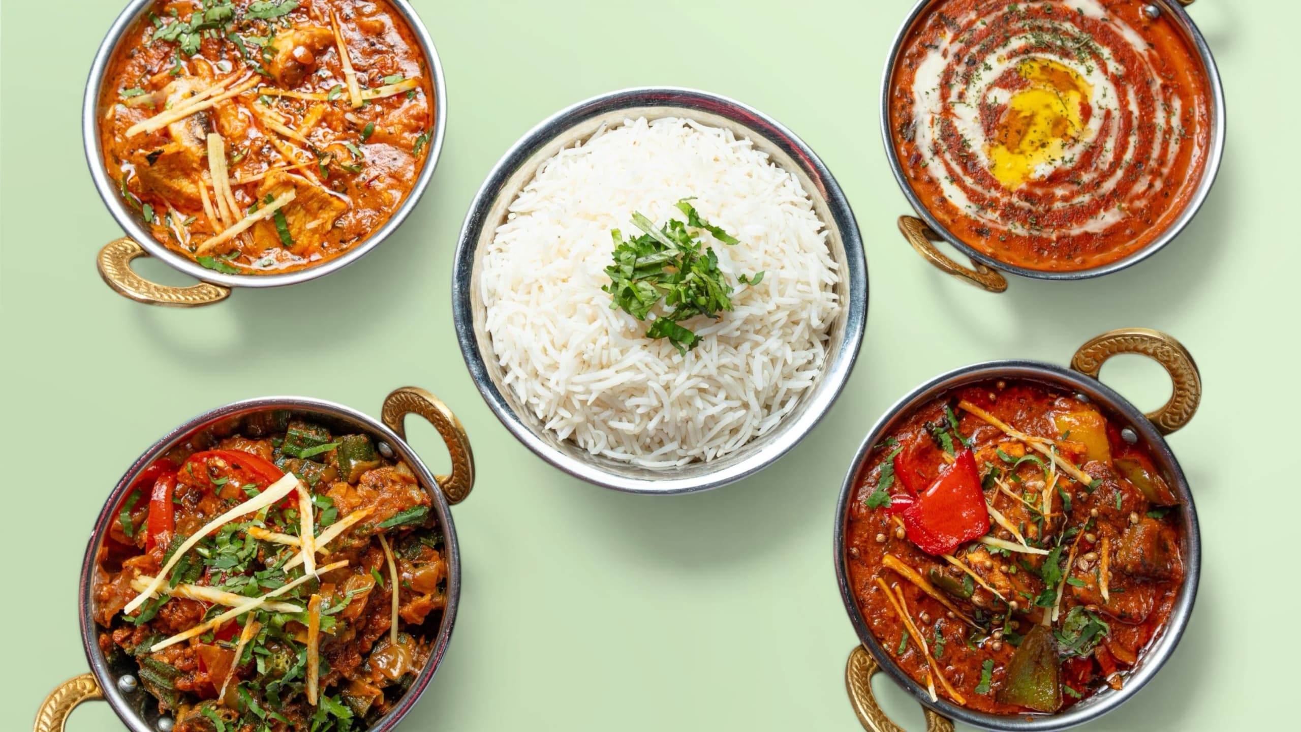 Currys, Dal Makhani und Basmatireis aus dem Indischen Restaurant Romäus